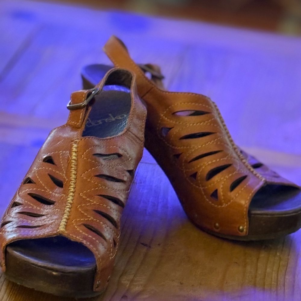 Dansko Tan Leather Women's Sandals